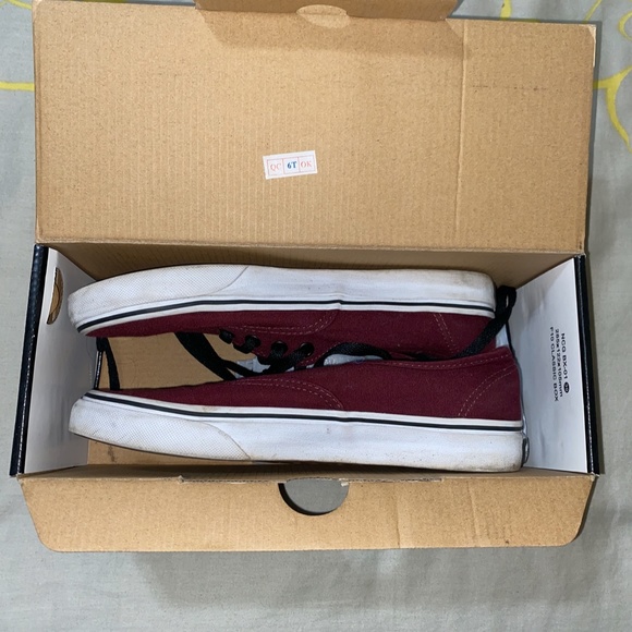 Vans - Picture 2 of 2